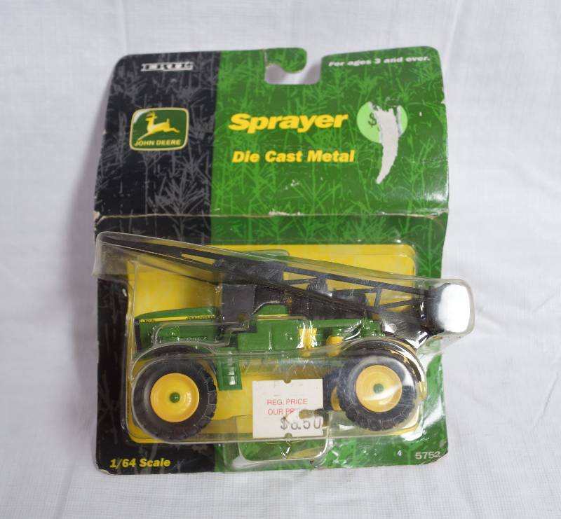 lot 9088 image: ERTL - Die Cast Metal Replica - John Deere - Sprayer - 164 scale # 5752 - New in package