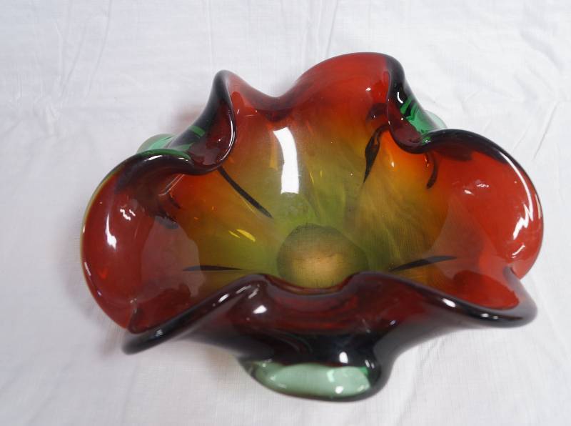 lot 9094 image: Art Glass Bowl - Hand Made - Murano GORGEOUS COLORS � Come to the preview to see this one