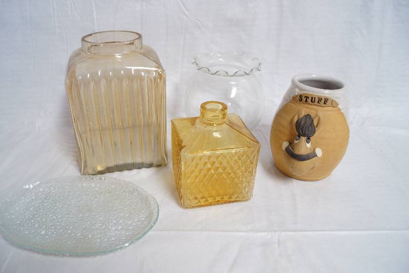 lot 9095 image: Lot of Home Dcor - Pearl Glass Jars, Stone Ware stuff jar and more