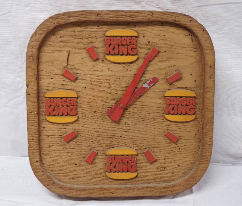 lot 9107 image: Vintage Burger King Clock - 15.5 x 15.5 Great Condition - some paint missing from hour hand