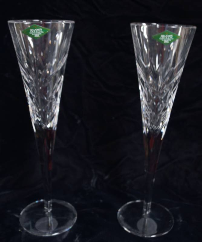 lot 9111 image: Lot of 2 Shannon Crystal Champagne Flutes - one has chip on base - sets are expensive on ebay
