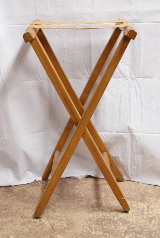 lot 9122 image: Vintage Wooden Restaurant Tray Stand - COOL