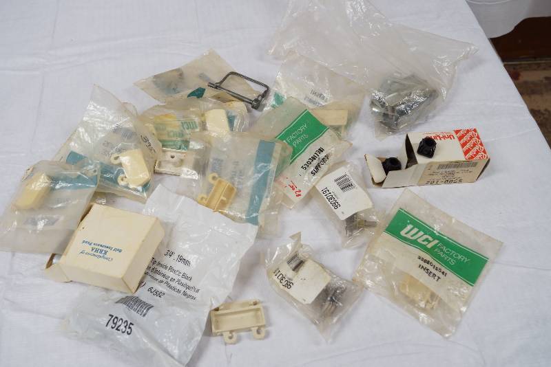 lot 9129 image: Lot of Various Car Replacement Parts - See photos