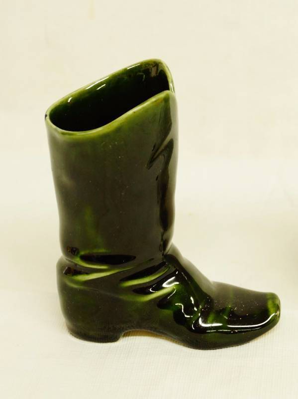 lot 6153 image: Vintage Very Dark Green Ceramic Boot - Collectible