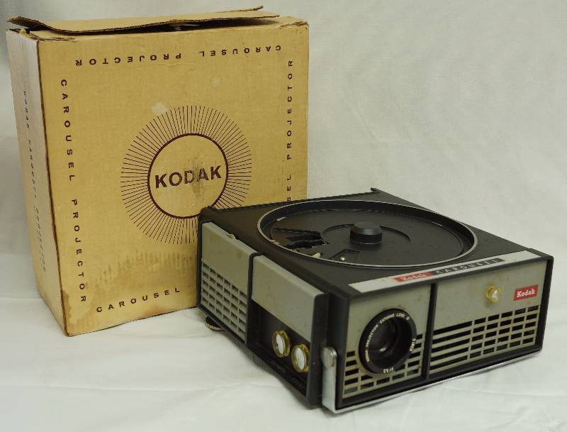 lot 1040 image: Kodak Carousel Slide Projector w Original Box (carousel and power cord not included)