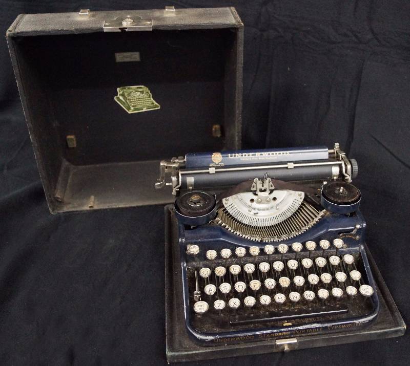 lot 8198 image: VINTAGE UNDERWOOD STANDARD PORTABLE FOUR BANK KEYBOARD TYPEWRITER WITH CASE