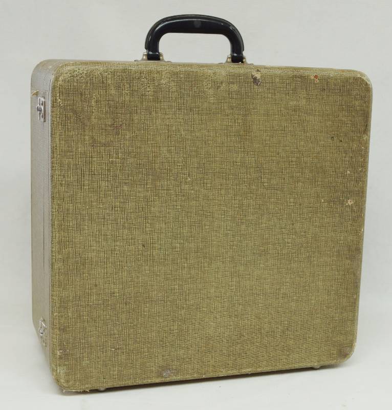 lot 5000 image: Vintage Wood Case - Originally held a record player with the model # 05-GDC-991C - neat case See photos