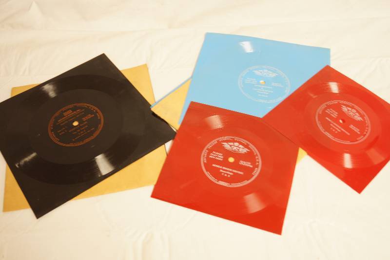 lot 2574 image: Lot of 33-13 rpm records - VINTAGE Advance Trades School Manuals and Instructions - Air Conditioning, Engines, etc - SO COOL