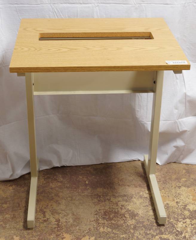 lot 2000 image: Very Sturdy PrinterComputer Stand by ACCO - 27 tall
