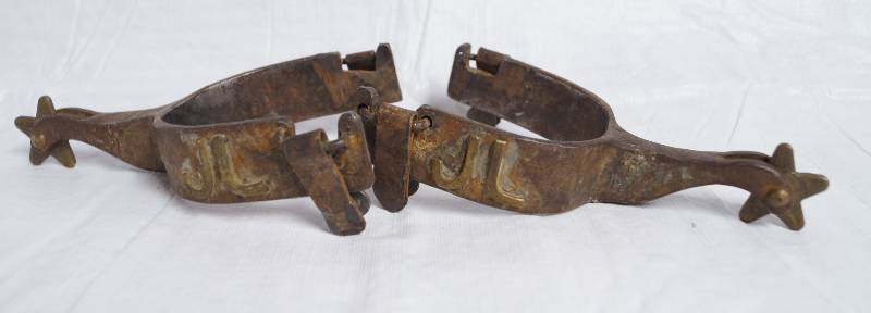 lot 9008 image: Antique Spurs - Star Spur Metal Letters JL - These are cool