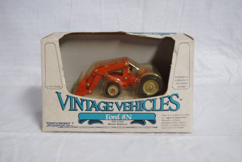 lot 9026 image: ERTL - Die Cast Metal Replica - Vintage Vehicles - Ford 8N - NEW in original box - 143 scale #2512