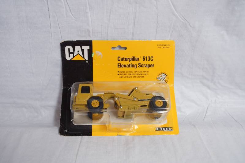 lot 9040 image: ERTL - Die Cast Metal Replica - CAT - Caterpillar 613C Elevating Scraper - 164 scale #2419 - 1990