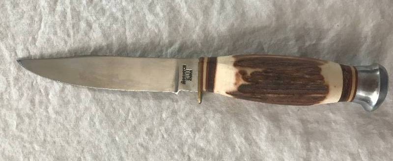 lot 3041 image: Vintage Monarch 2111 Dagger Boot Knife - Super Cool Bone Handle
