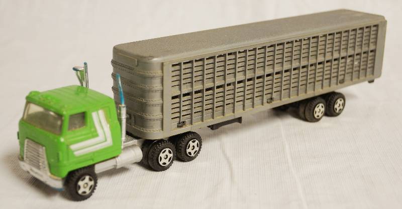 ERTL - Die Cast Replica International Semi Truck w/ Trailer - Transtar ...