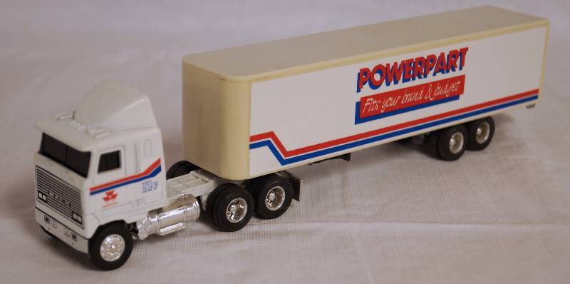lot 4254 image: ERTL - Die Cast Replica 164 MACK Ultra-Liner wSleeper w Trailer 2078G - Powerpart