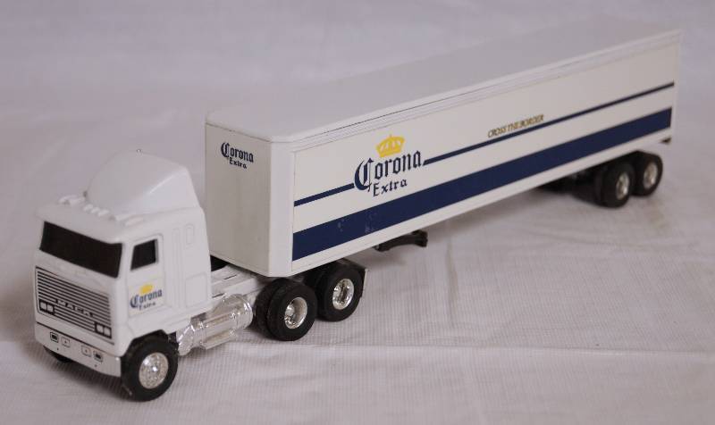 lot 4262 image: ERTL - Die Cast Replica 164 MACK Ultra-Liner wSleeper w Trailer 1890G - Corona Extra