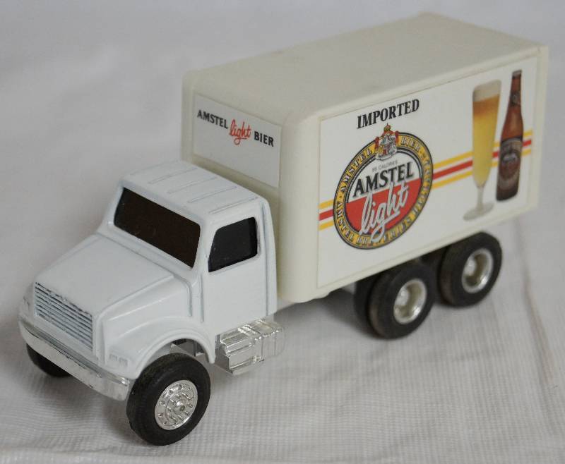 lot 4276 image: ERTL - Die Cast Replica - AMSTEL Light Delivery Truck 2970V Very Cool