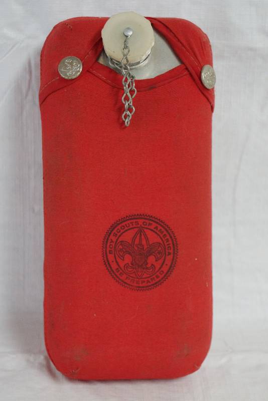 lot 4143 image: Vintage Boy Scouts of America Regal 1.5 Qt Water Canteen w Nylon Cover & Belt Clip