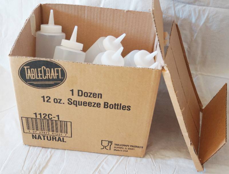 lot 4199 image: Lot of Transparent Condiment Containers with Lids - unused