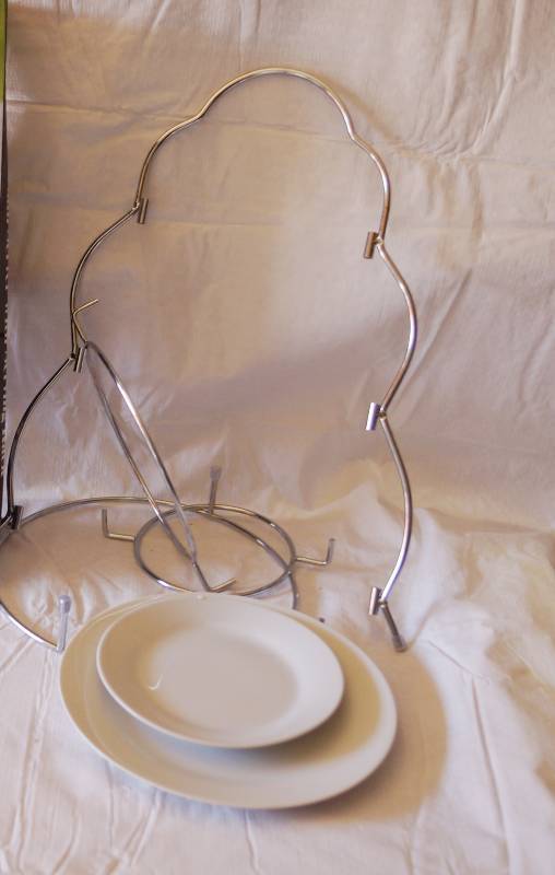 lot 4186 image: Unicasa 3 Tier Porcelain Server with Serving Rack- Very Pretty