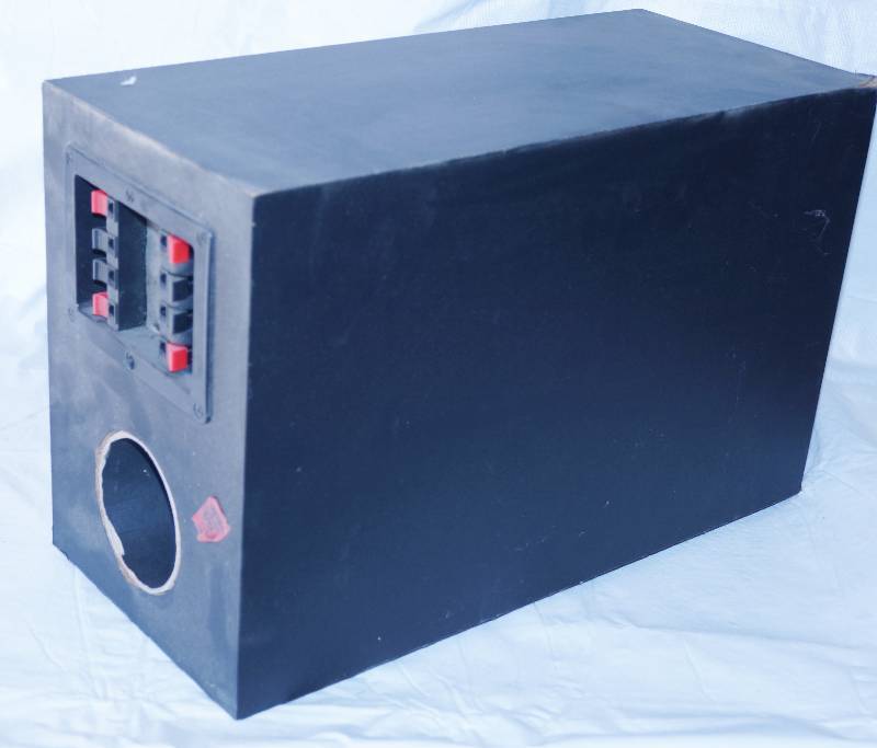 lot 4176 image: Single KLH Black Speaker
