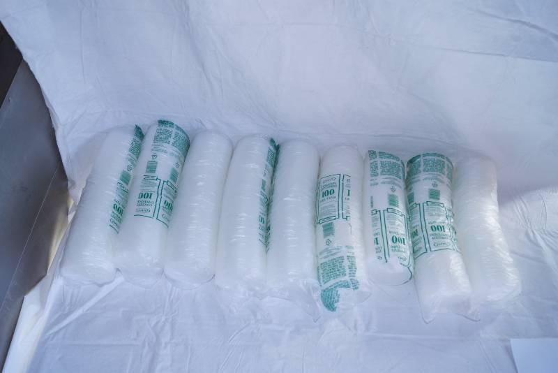 lot 4045 image: New Dart Translucent Lids- 9 Bags with 100 Lids in Each Wow