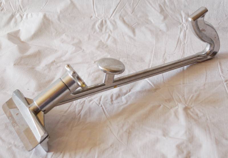 lot 4067 image: Brand NEW Grill Scraper- Very Nice