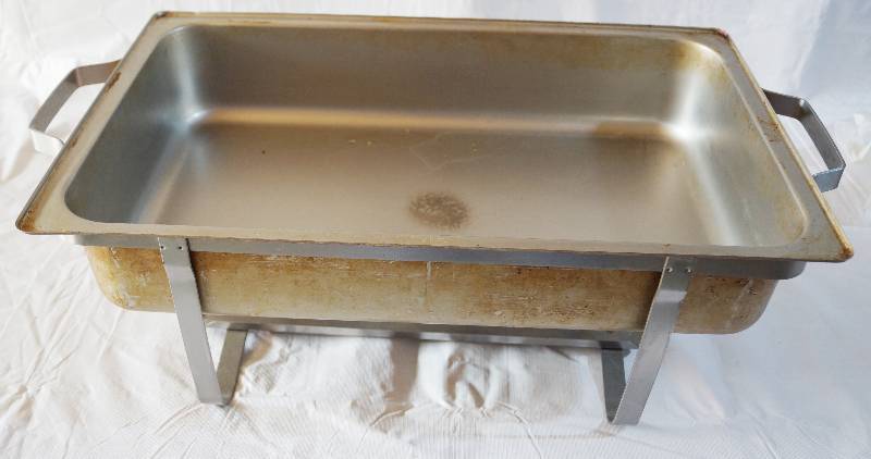 lot 4071 image: Buffet Style 21 Inch Full Size Stainless Steel Chafing Dish Set- Very Nice
