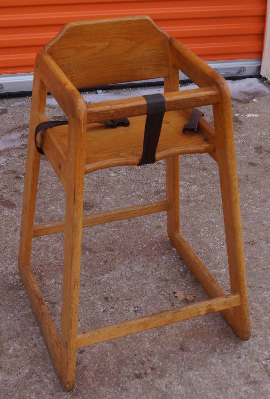 lot 4077 image: 29 Inch Wooden High Chair- (one plastic buckle need replaced before use)