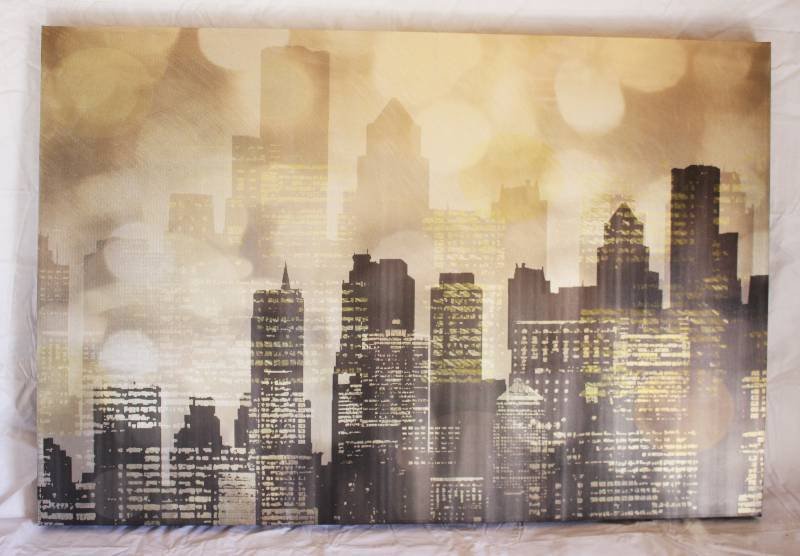 lot 4026 image: Beautiful Cityscape Picture- With Bokeh Light Design- Very Neat