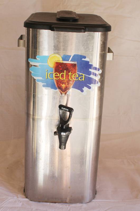 lot 4031 image: Curtis Stainless Steel Iced Tea Dispenser- 4.0 Gallon