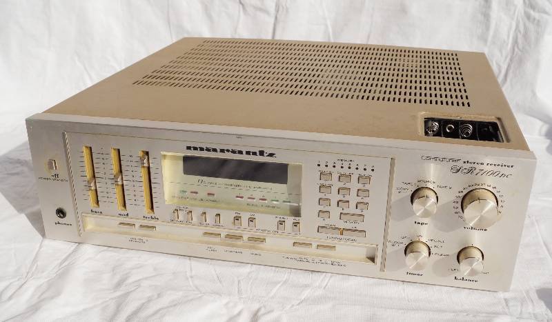 lot 4096 image: Vintage Marantz Stereophonic Receiver- Model No.  SR8100DC- 1982