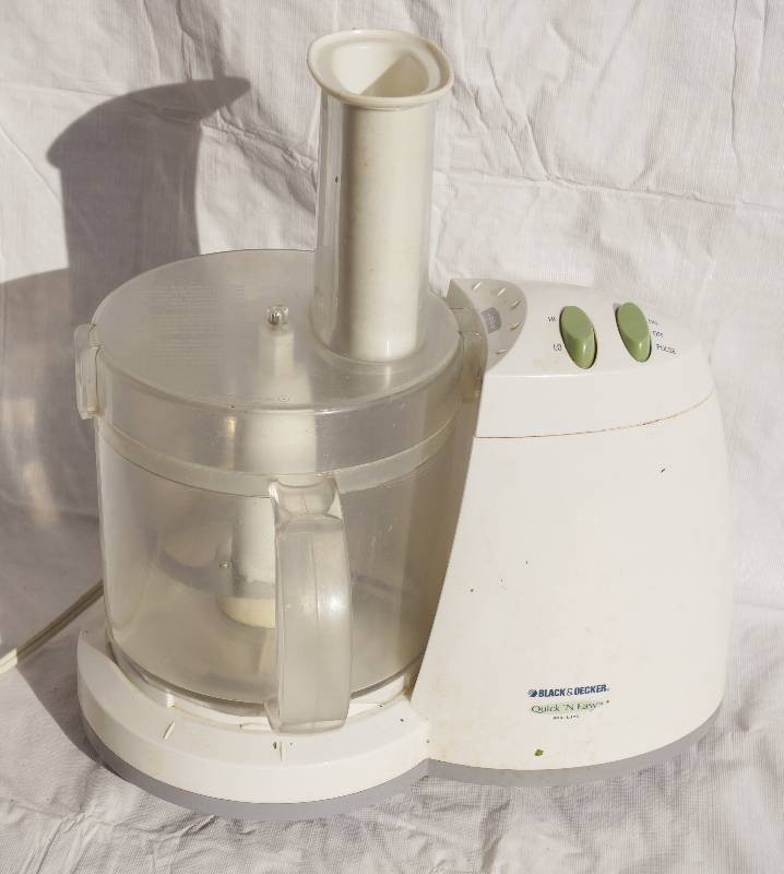 lot 4108 image: Black and Decker Quick N Easy Food Processor- Model No. FP1400