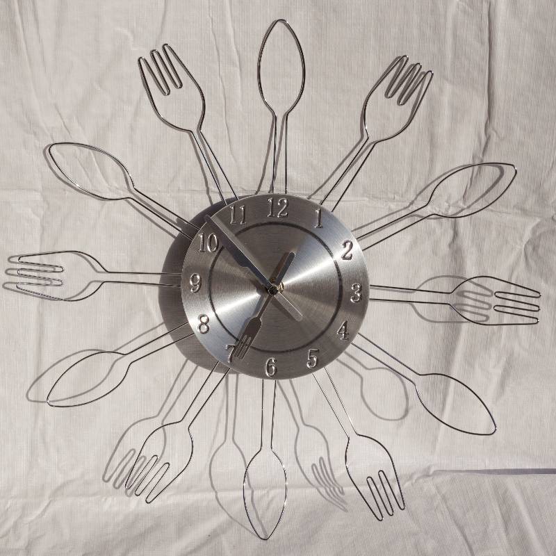 lot 4118 image: Wire Silverware-Shaped Clock- VERY Cute What a Find