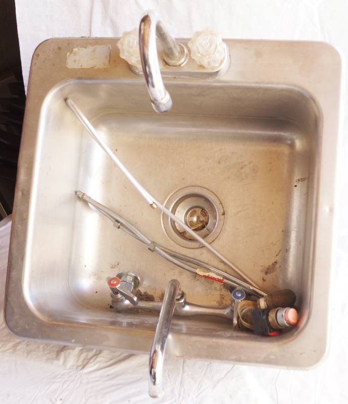 lot 4129 image: Stainless Steel Sink- 2 Different Handles Included