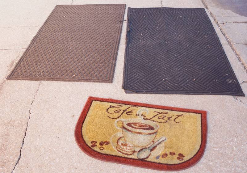 lot 4132 image: Set of 3 Floor Matts- Black, Brown, and Coffee Themed