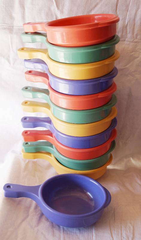 lot 4183 image: Set of 12 GET Melamine Creative Table 12 oz. Bowl with Handle- Assorted Colors- SO Cool