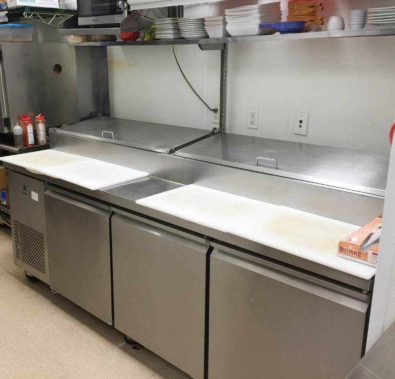 lot 4059 image: ColdTechs Commercial Line refrigerated stainless steel sandwich & salad prep table - 3 Door