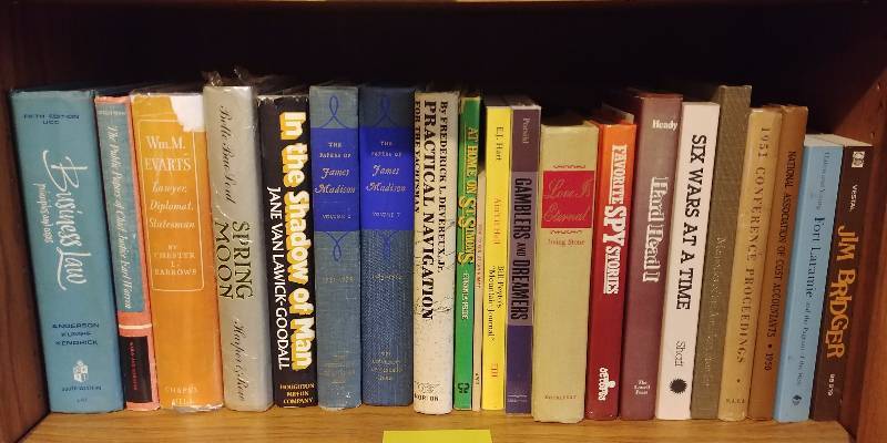 lot 206 image: Miscellaneous Book Lot, Vintage and more