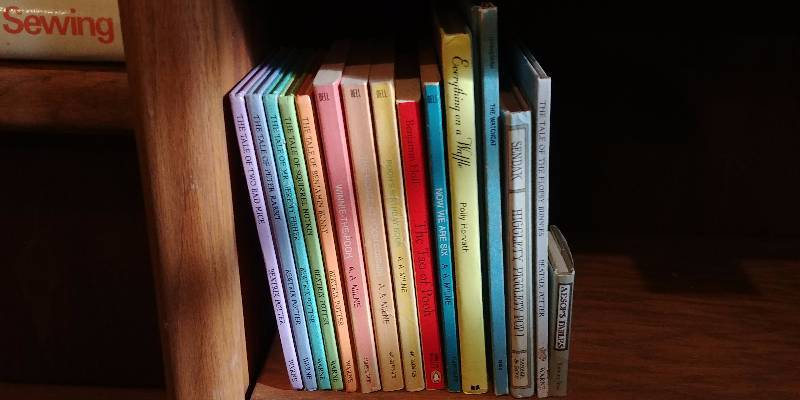 lot 208 image: Childrens Book Lot (Pooh, Sendak, Milne, VINTAGE COLLECTIBLE)