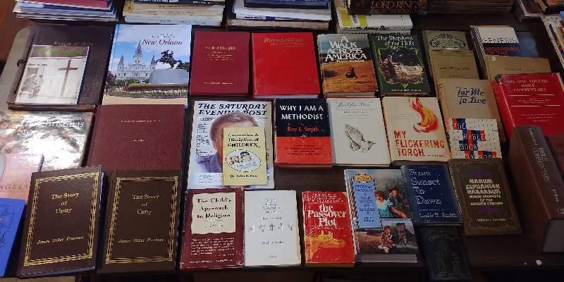 lot 221 image: Religious Vintage and Collectible Book Lot