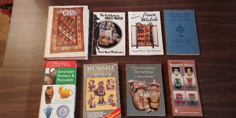 lot 228 image: Collectors Book Lot - Pottery, Porcelain, Price Guides...