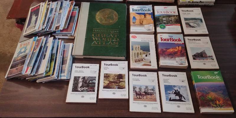 lot 264 image: Travel Book, Map, and Atlas Lot