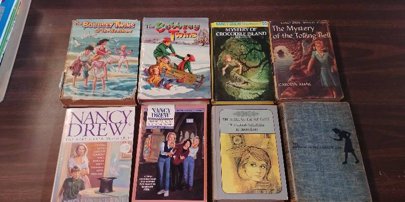 lot 275 image: Young Adult Book Lot Nancy Drew and Bobsey Twins