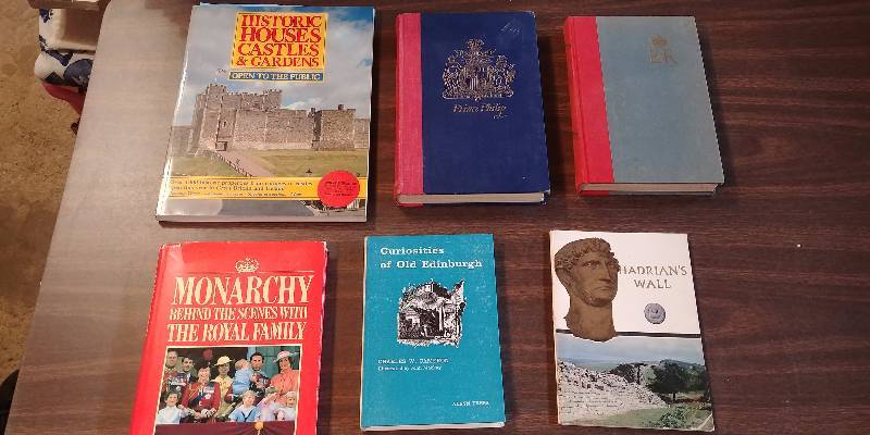 lot 281 image: Castles and Dynasties Book Lot