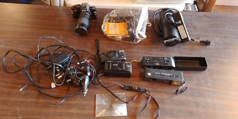 lot 7233 image: Miscellaneous Camera Lot