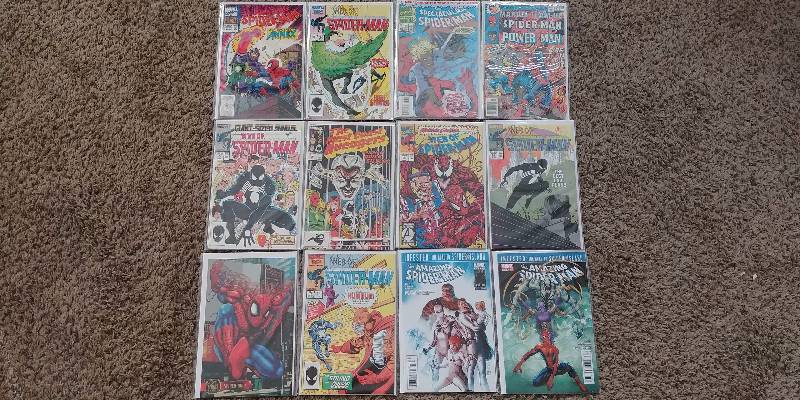 lot 1086 image: Comic Book Lot (Spider-man, Avengers, some old LOOK)