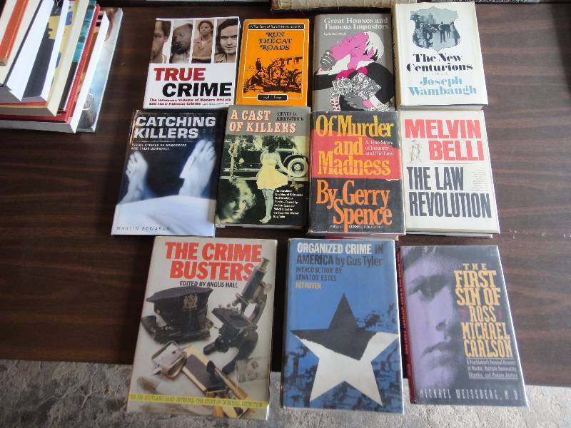 lot 102 image: True Crime Book Lot - Organized Crime, Murder, Forensics
