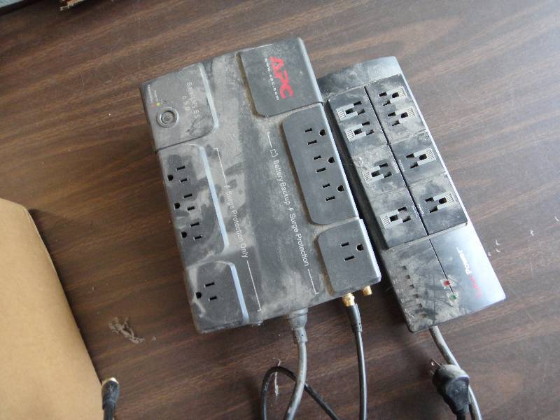 lot 114 image: APC Battery Backup and Surge Protector
