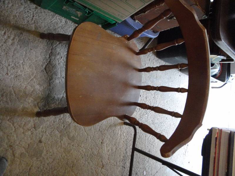 lot 123 image: Wood Dining Chair